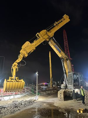 Dostosowalny grabarz XE370 Trzystopniowy ramię teleskopiczny BS900 Materiał lżejszy wydajny w przenoszeniu wiadra lub chwyt 37T